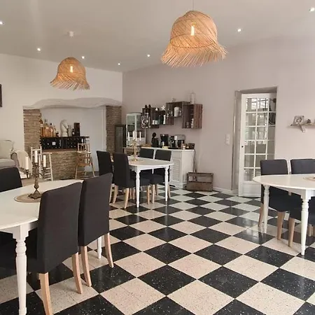 La Bastide Des Arts Bed & Breakfast *